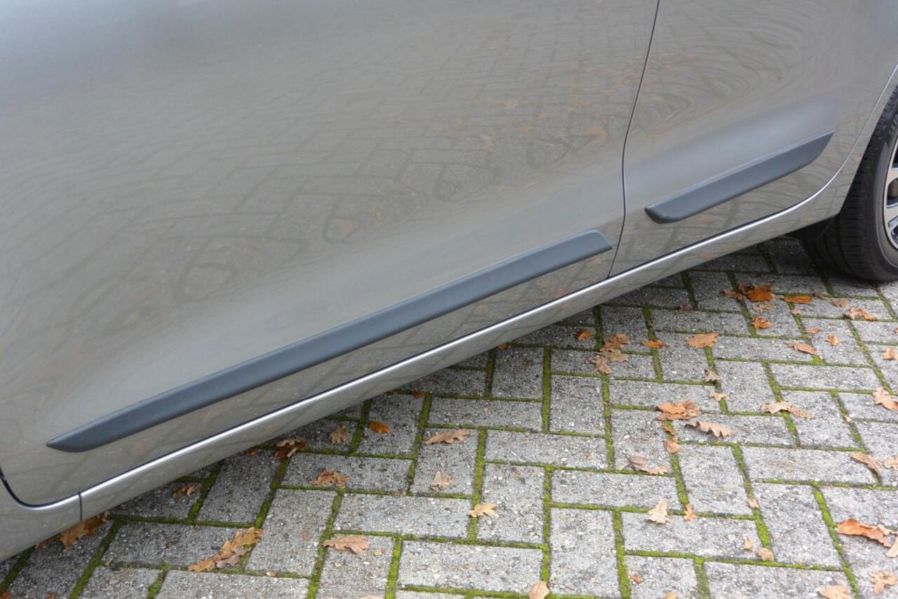 Suzuki SWIFT 1.2 Style CVT AUTOMAAT Smart Hybrid