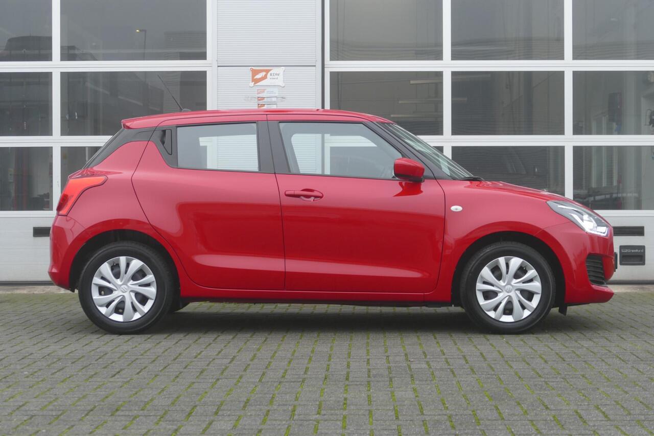 Suzuki SWIFT 1.2 Comfort Smart Hybrid | Parkeersensoren achter | Bluetooth | Cruise control | Rijklaarprijs |