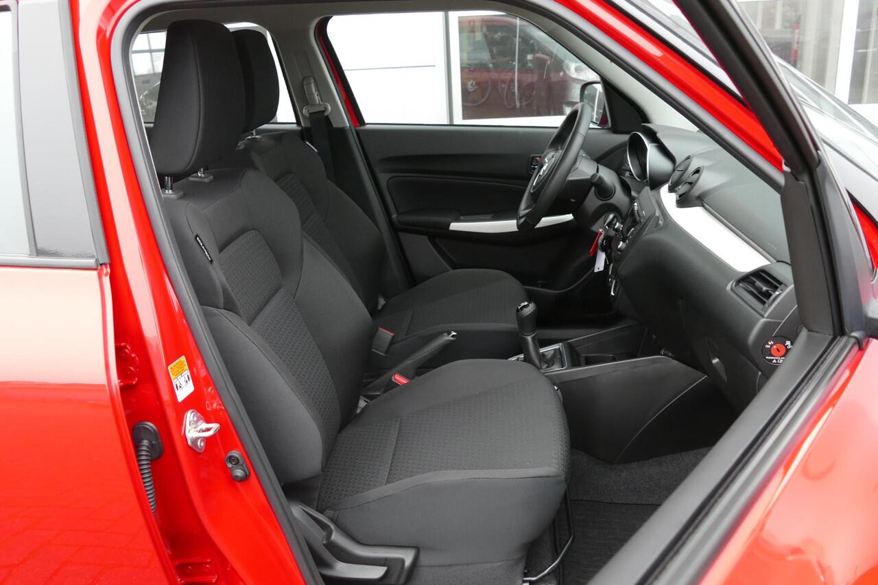 Suzuki SWIFT 1.2 Comfort Smart Hybrid | Parkeersensoren achter | Bluetooth | Cruise control | Rijklaarprijs |