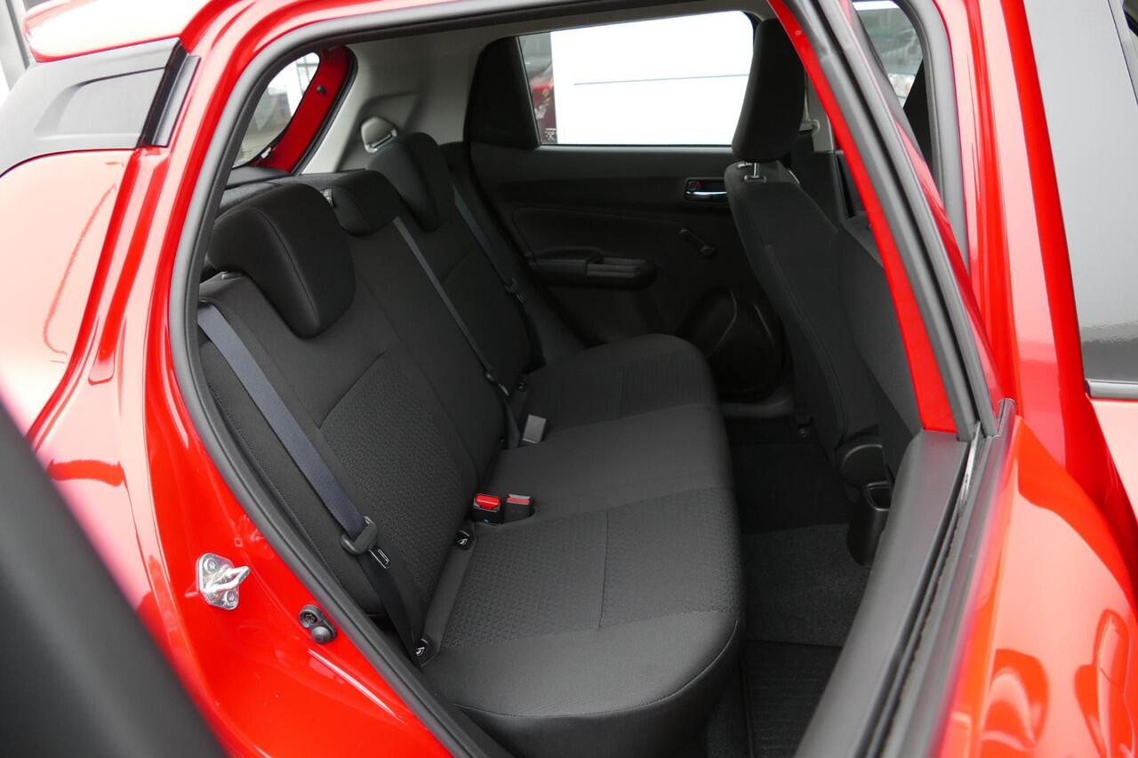 Suzuki SWIFT 1.2 Comfort Smart Hybrid | Parkeersensoren achter | Bluetooth | Cruise control | Rijklaarprijs |