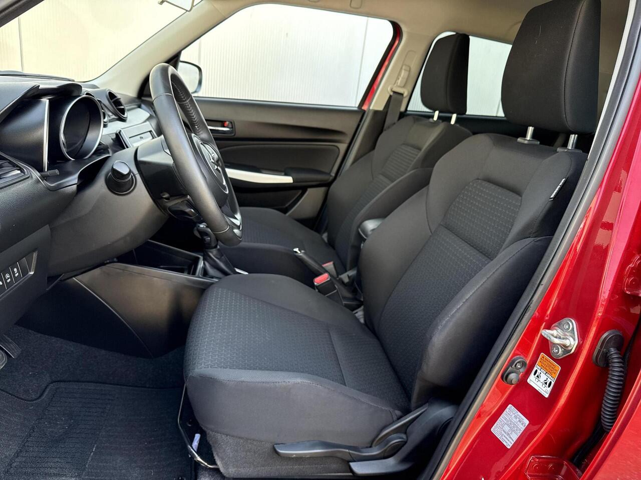 Suzuki SWIFT 1.2 Select Smart Hybrid **AUTOMAAT/ DODEHOEK DETECTIE/ STOELVERWARMING**