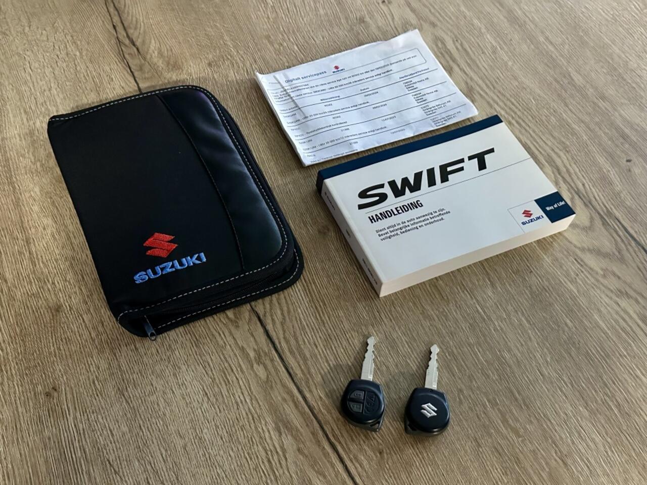 Suzuki SWIFT 1.2 Select SmartHybrid Automaat Camera Navi Cruise