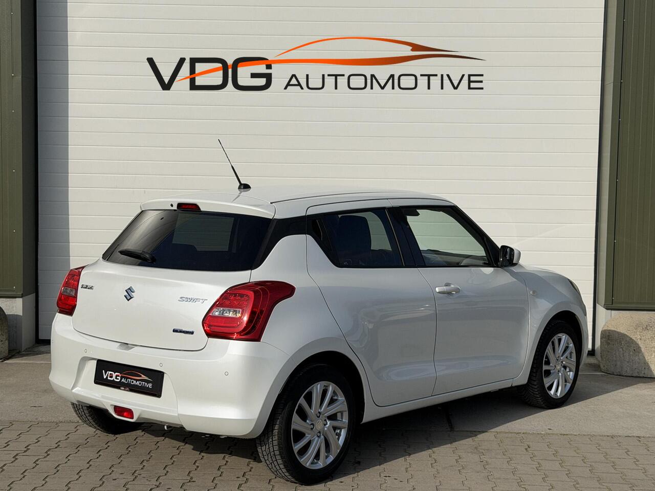 Suzuki SWIFT 1.2 Select Smart Hybrid / Navi / Camera / Adaptive Cruise / Stoelverwarming / Carplay