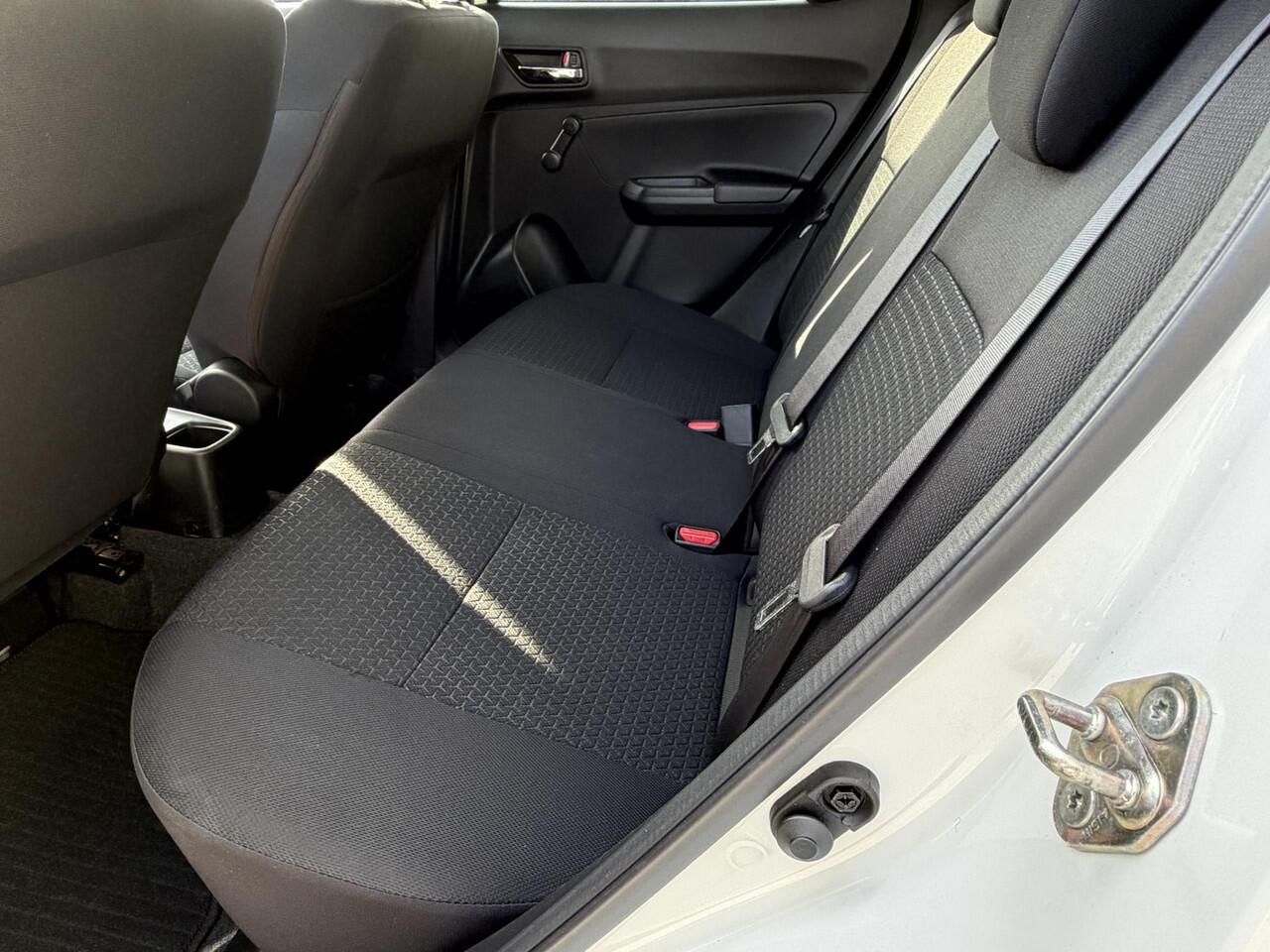 Suzuki SWIFT 1.2 Select Smart Hybrid / Navi / Camera / Adaptive Cruise / Stoelverwarming / Carplay