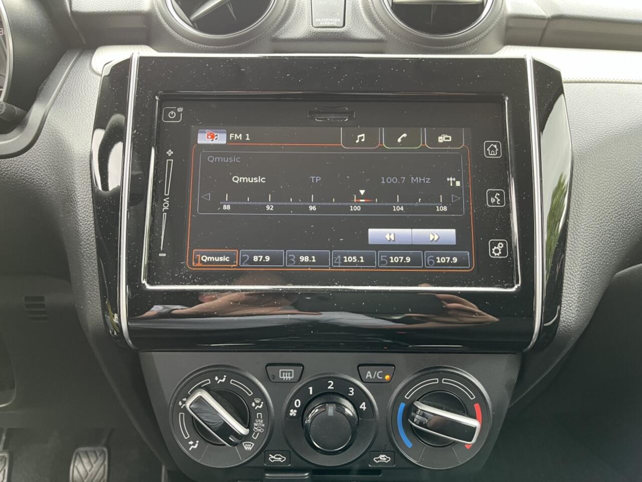 Suzuki SWIFT 1.2 Select Sm.Hybrid | Apple Carplay | Camera | Cruise