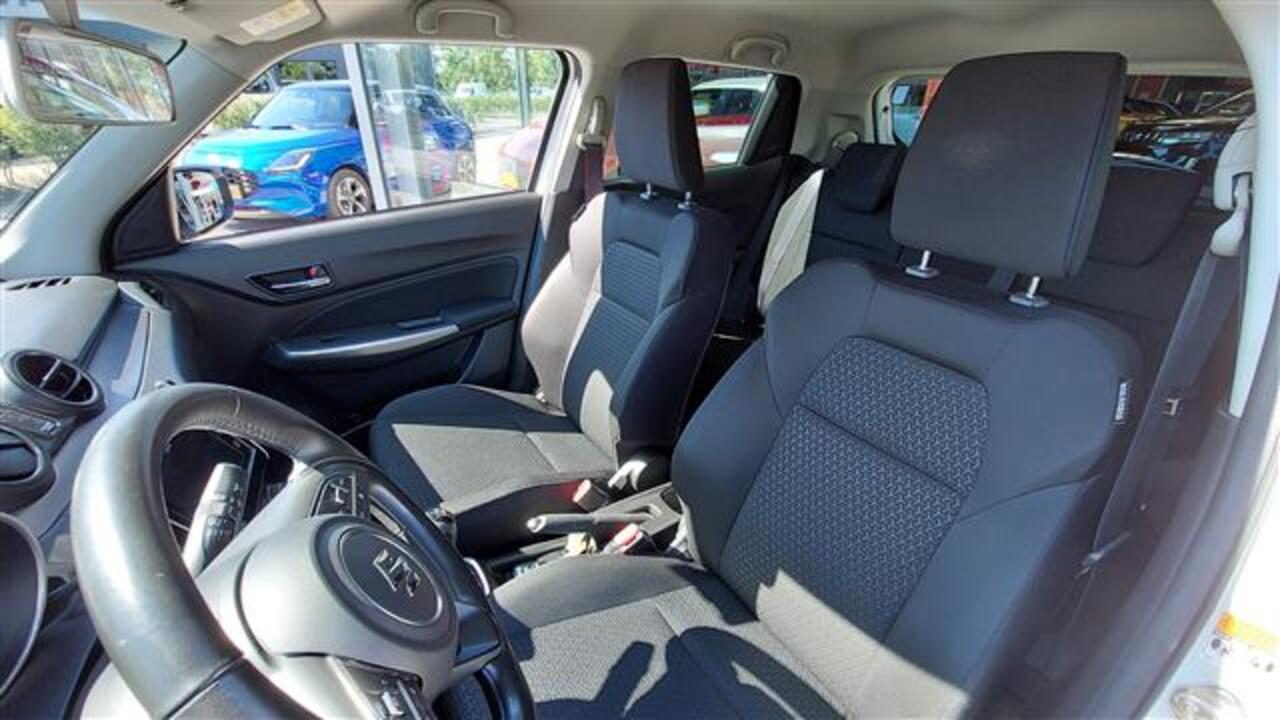 Suzuki SWIFT 1.2 SMART HYBRID STYLE