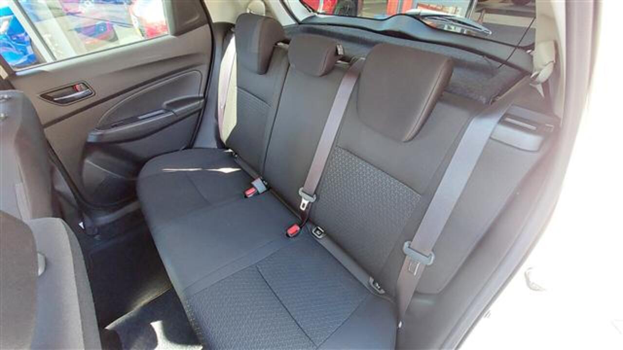 Suzuki SWIFT 1.2 SMART HYBRID STYLE