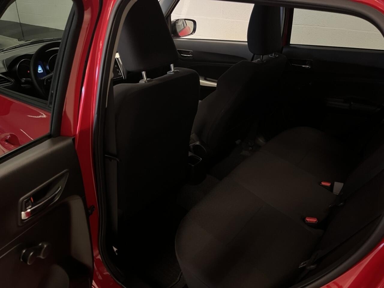 Suzuki SWIFT 1.2 Smart Hybrid Select Automaat ( Apple Carplay / Android auto