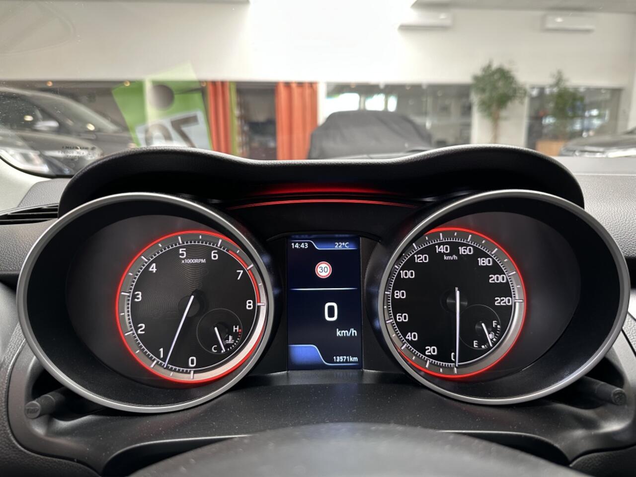 Suzuki SWIFT 1.2 Style Smart Hybride [CARPLAY| CRUISECONTROL| CLIMATE CONTROL