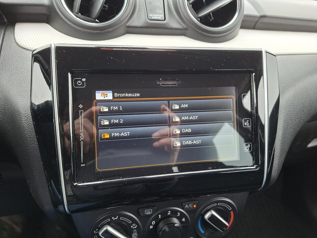 Suzuki SWIFT 1.2 Select Smart Hybrid CRUISE | PDC A | NL-auto | rijklaarprijs !!