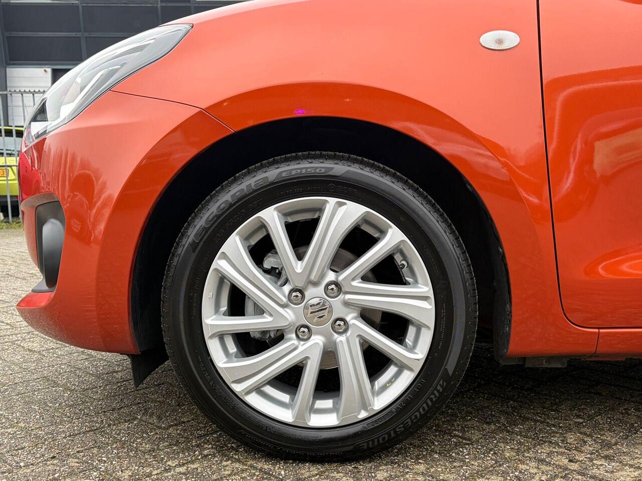 Suzuki SWIFT 1.2 Select Smart Hybrid Two Tone