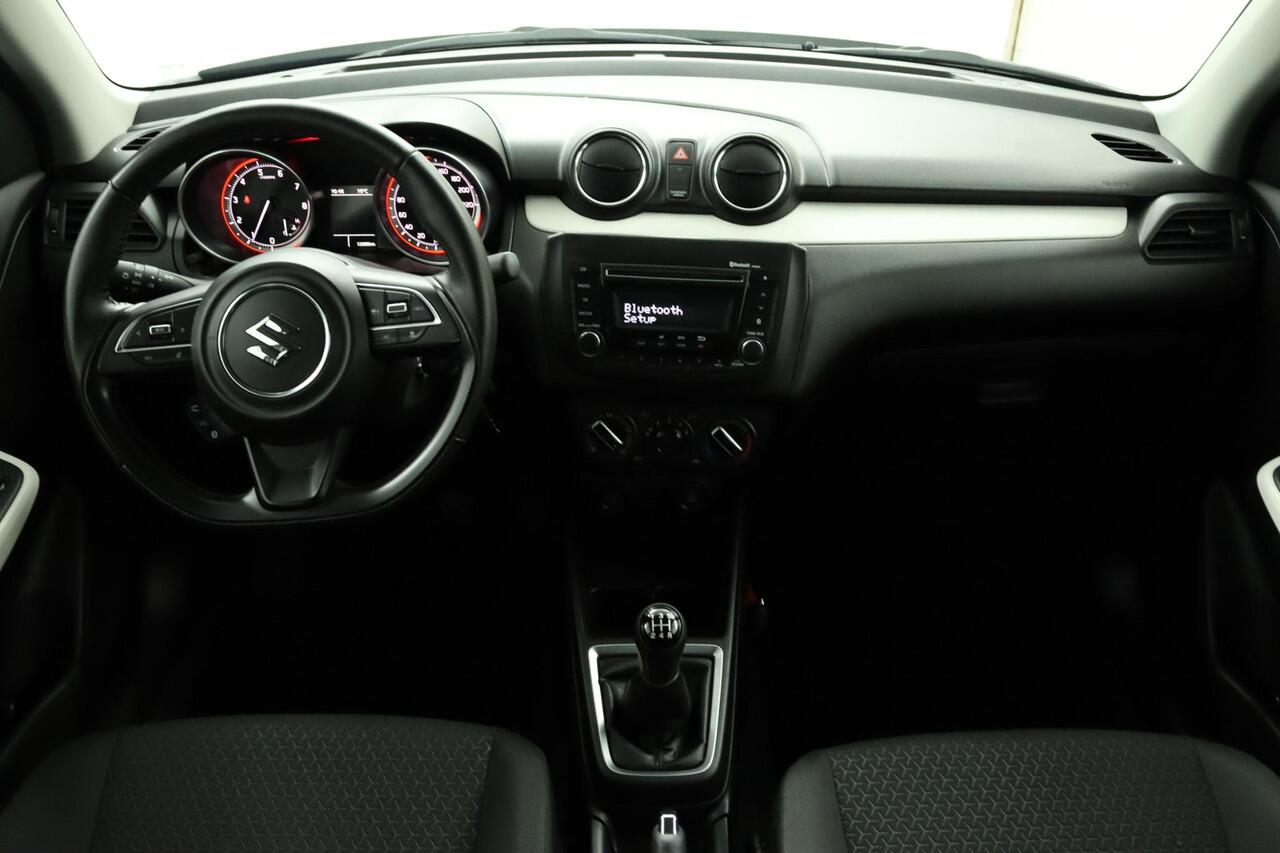 Suzuki SWIFT 1.2 Comfort Smart Hybrid | Airco | Cruise control adaptive | Bluetooth | All season banden |