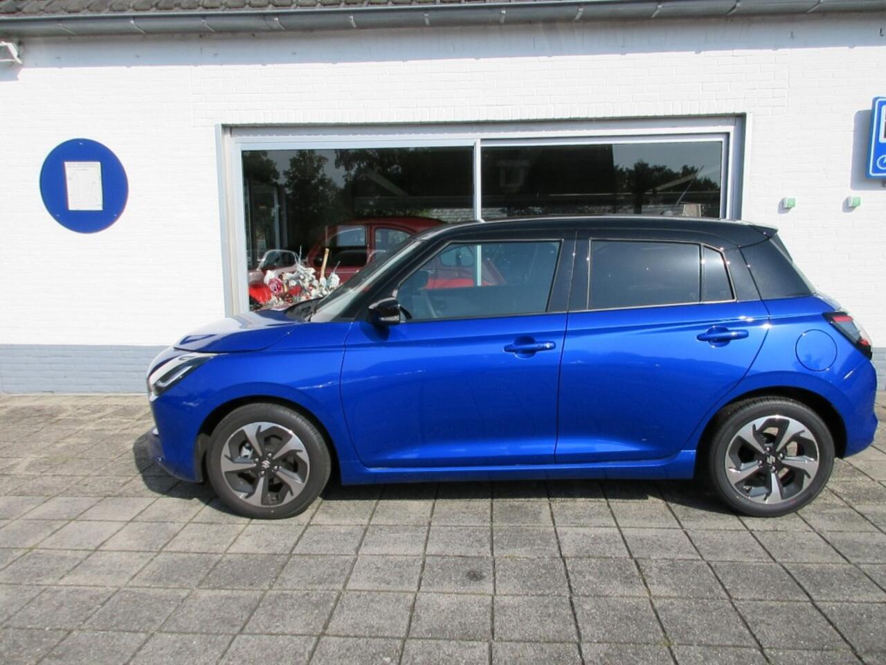 Suzuki SWIFT 1.2 MILD HYBRID STYLE 5 DRS NIEUW MODEL