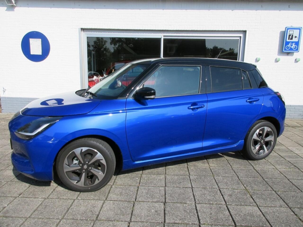 Suzuki SWIFT 1.2 MILD HYBRID STYLE 5 DRS NIEUW MODEL