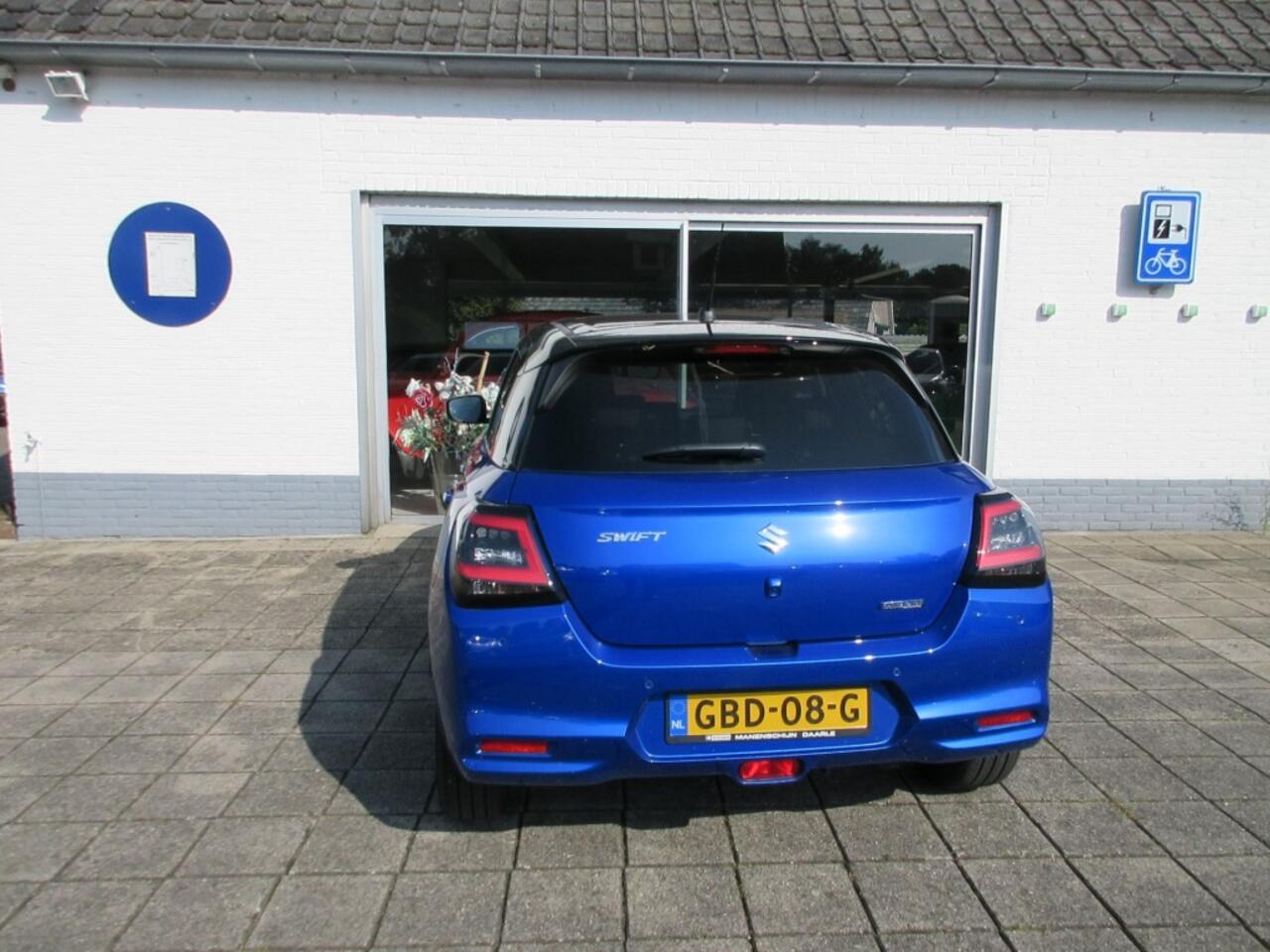 Suzuki SWIFT 1.2 MILD HYBRID STYLE 5 DRS NIEUW MODEL