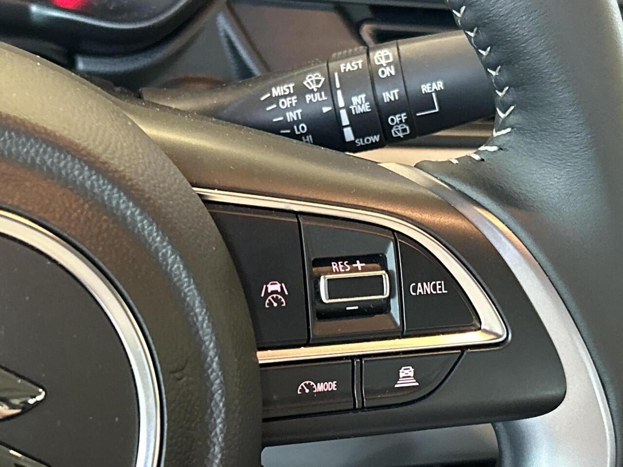 Suzuki SWIFT 1.2 Select Smart Hybrid **NAVIGATIE/ STOELVERWARMING/ APPLE CARPLAY & ANDROID AUTO/ DODEHOEKDETECTIE/ ADAPTIVE CRUISE CONTROL/ 36 MAANDEN GARANTIE**