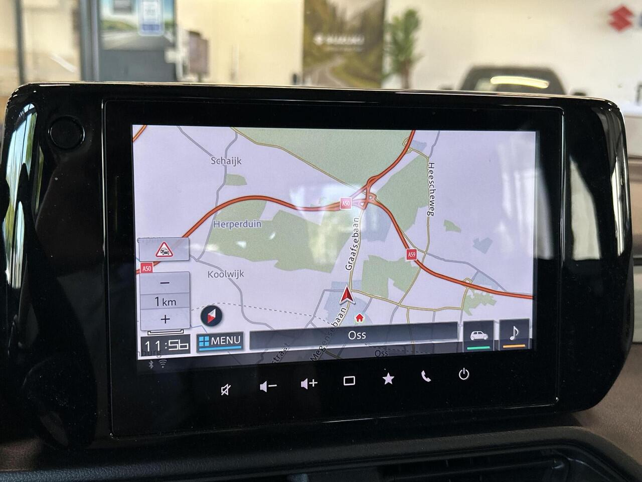 Suzuki SWIFT 1.2 Select Smart Hybrid **NAVIGATIE/ STOELVERWARMING/ APPLE CARPLAY & ANDROID AUTO/ DODEHOEKDETECTIE/ ADAPTIVE CRUISE CONTROL/ 36 MAANDEN GARANTIE**