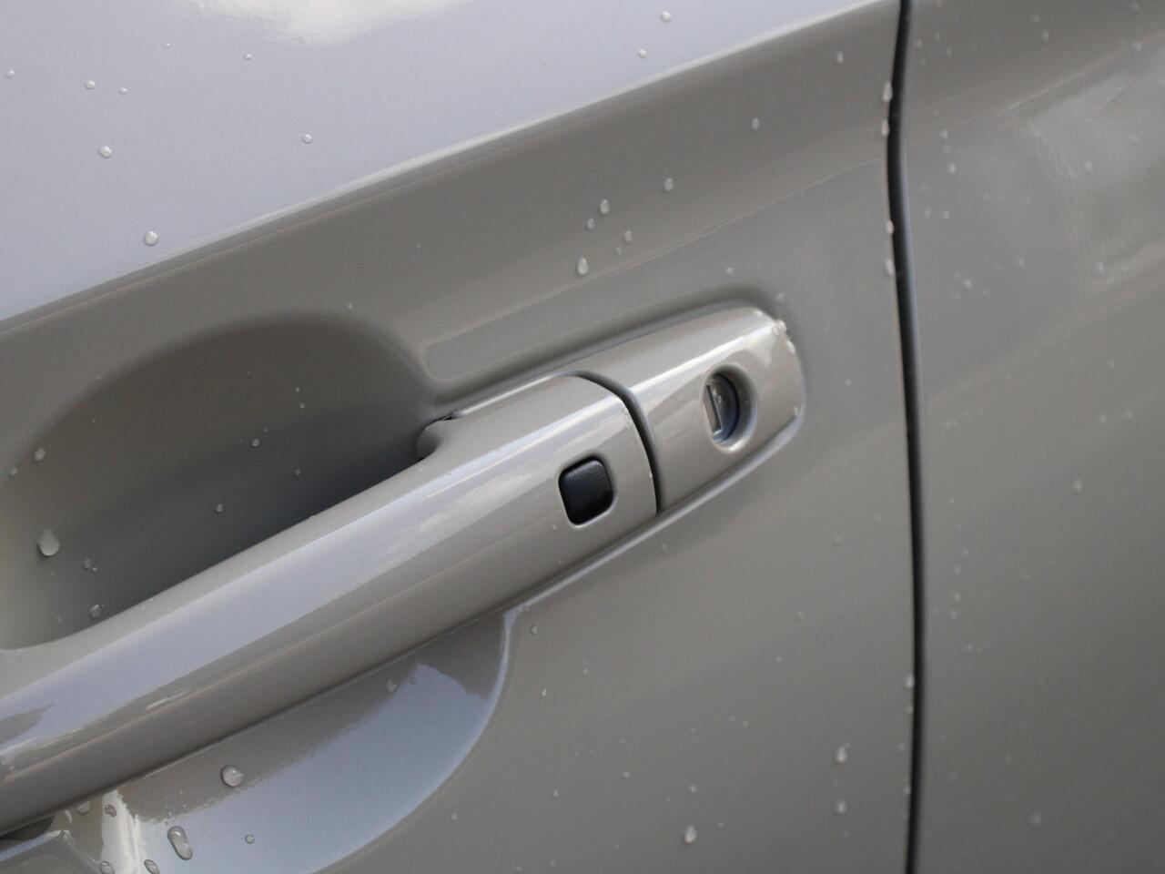 Suzuki SWIFT Style 1.2 Smart Hybrid 82PK 5DRS Navigatie, Parkeerhulp achter, Camera Achter, Lichtmetalen velgen