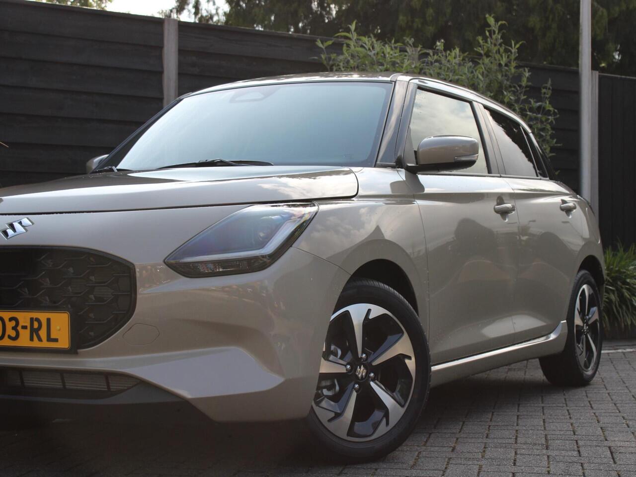 Suzuki SWIFT Style 1.2 Smart Hybrid 82PK 5DRS Navigatie, Parkeerhulp achter, Camera Achter, Lichtmetalen velgen