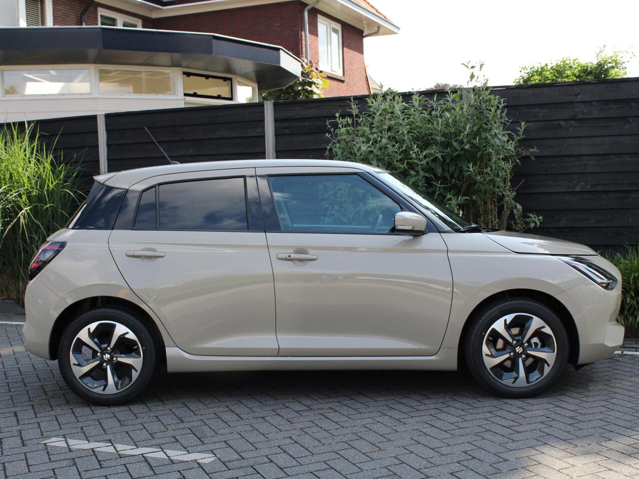 Suzuki SWIFT Style 1.2 Smart Hybrid 82PK 5DRS Navigatie, Parkeerhulp achter, Camera Achter, Lichtmetalen velgen