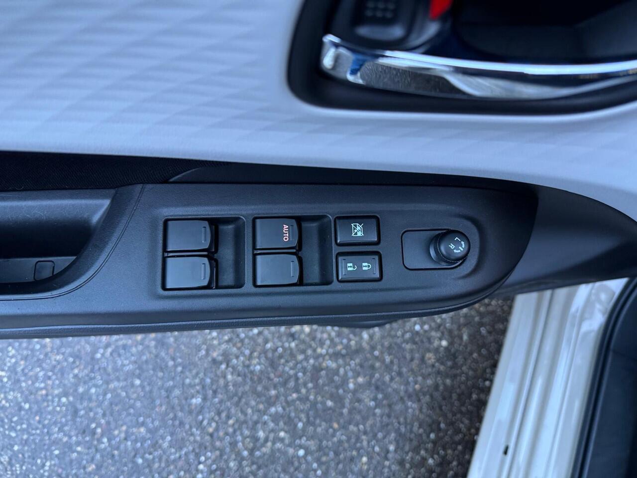 Suzuki SWIFT 1.2 Select Smart Hybrid Aut. | 10 jaar garantie | ¤3000 demo voordeel