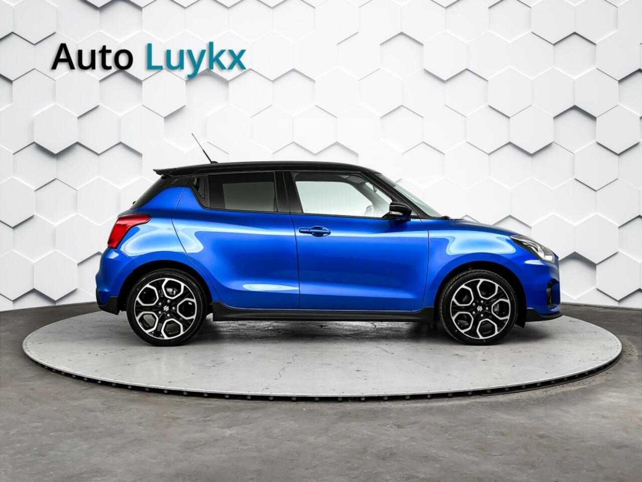 Suzuki SWIFT 1.4 Sport Smart Hybrid | 129 PK | Sportstoelen | Dubbel Uitlaatsysteem