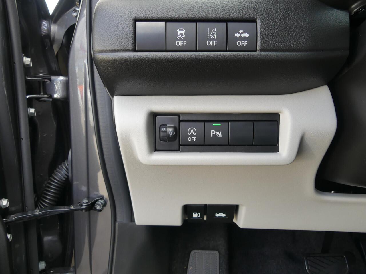 Suzuki SWIFT 1.2 Style Smart Hybrid, Automaat CVT Navigatie, Stoelverwarming, Camera, Apple CarPlay, Android Auto, Stijl uitv.