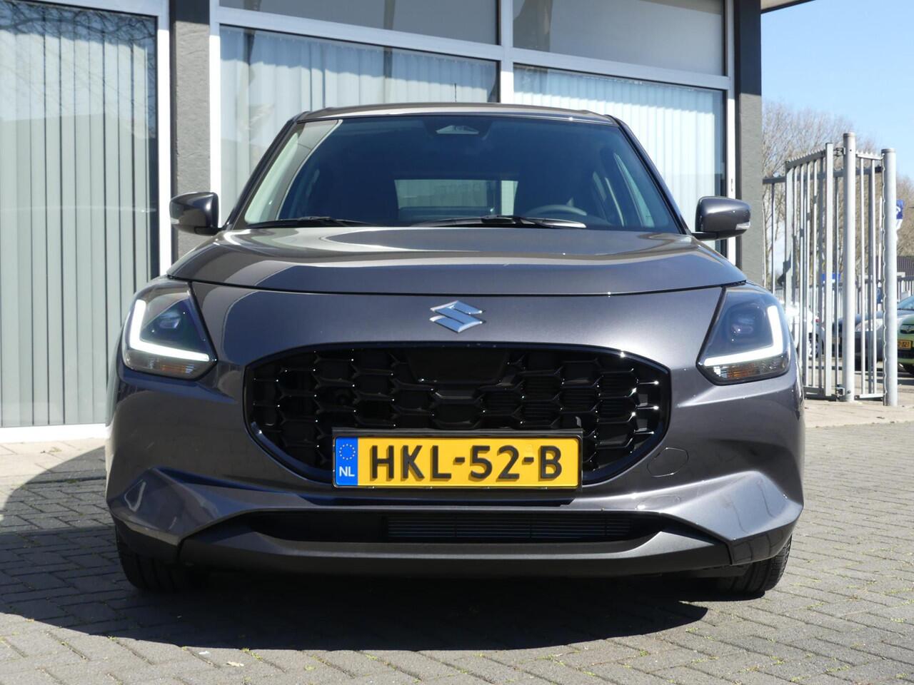 Suzuki SWIFT 1.2 Style Smart Hybrid, Automaat CVT Navigatie, Stoelverwarming, Camera, Apple CarPlay, Android Auto, Stijl uitv.