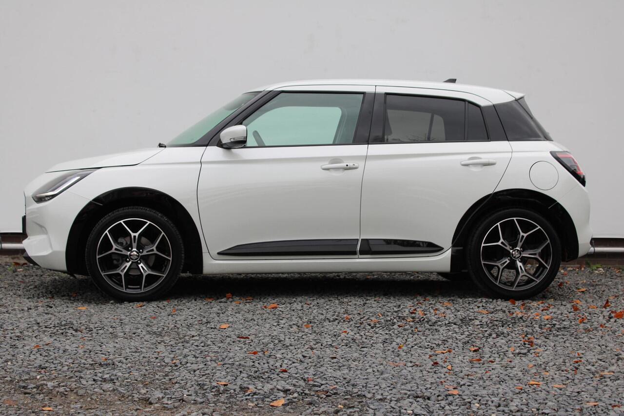 Suzuki SWIFT 1.2 Style Smart Hybrid, 17 inch en GT-Pakket, Dodehoek Detector, Suzuki Body Kit Piano Black Demo Voordeel!