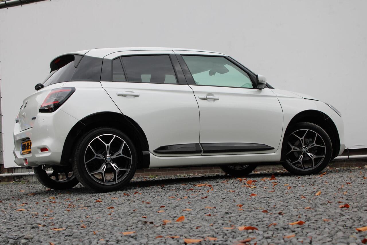 Suzuki SWIFT 1.2 Style Smart Hybrid, 17 inch en GT-Pakket, Dodehoek Detector, Suzuki Body Kit Piano Black Demo Voordeel!