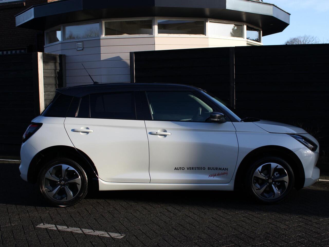 Suzuki SWIFT Style 1.2 Smart Hybrid 85PK CVT Automaat Two-Tone dak, Climate Control, Navigatie, Lichtmetalen velgen, Zwarte Wielkast randen