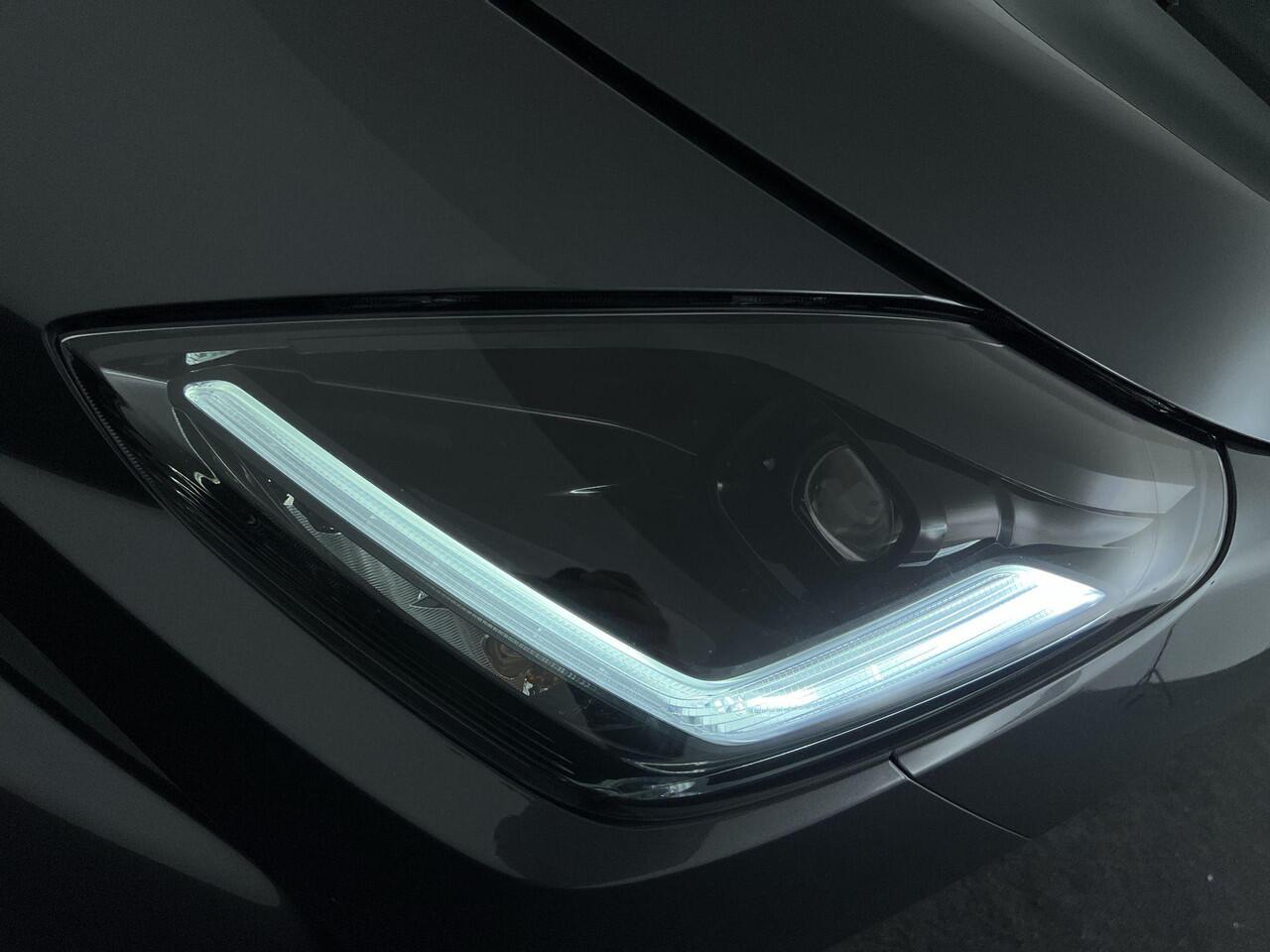 Suzuki SWIFT 1.2 Style Smart Hybrid | Rijklaar | Climate Control | Adaptieve Cruise Control | Camera | LED