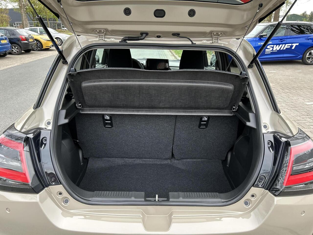 Suzuki SWIFT 1.2 Style Smart Hybrid