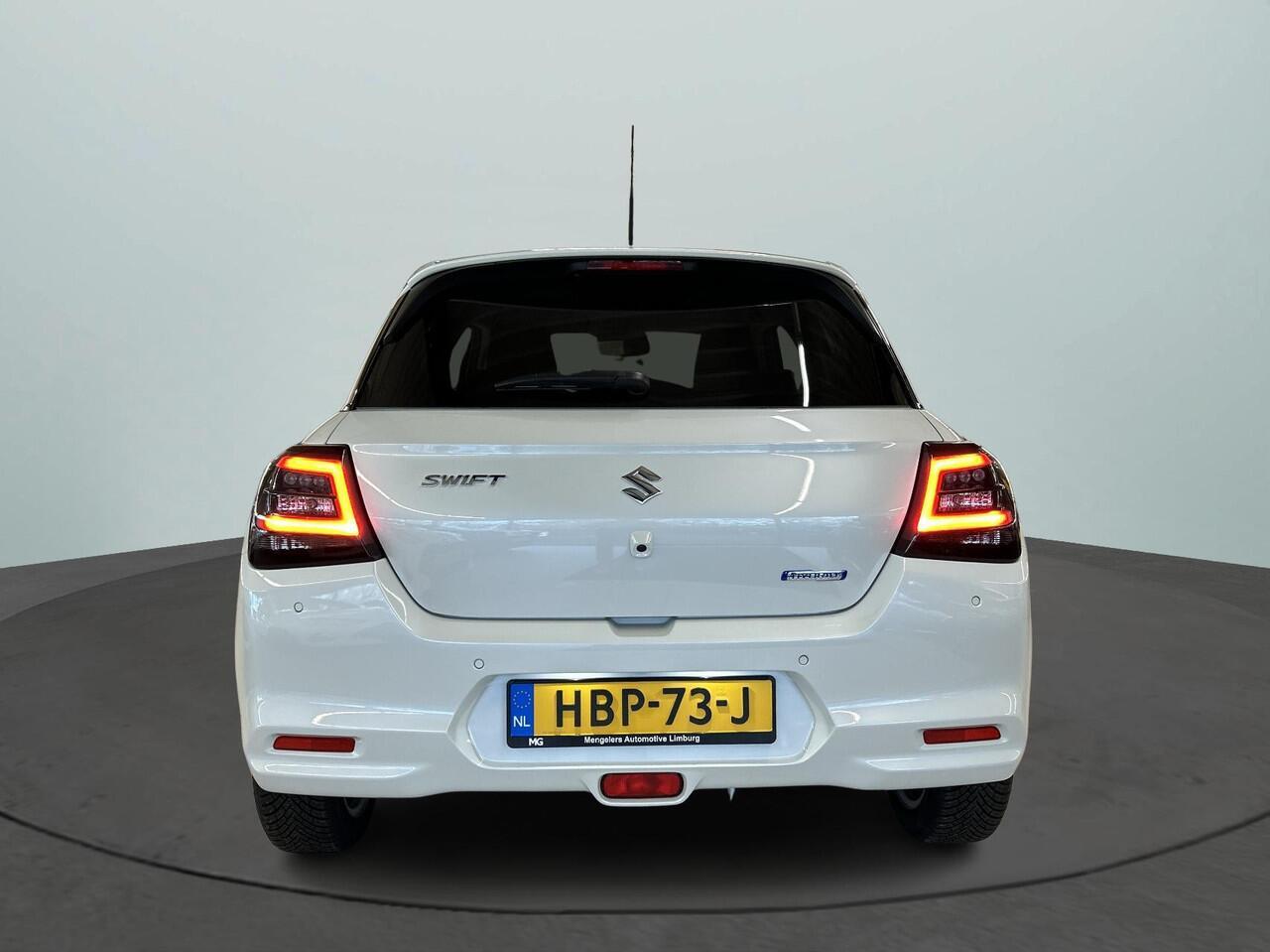 Suzuki SWIFT 1.2 Style Smart Hybrid | Rijklaar | Climate Control | Cruise Control Adaptief | Navigatie | All-Seasonbanden | DEMO