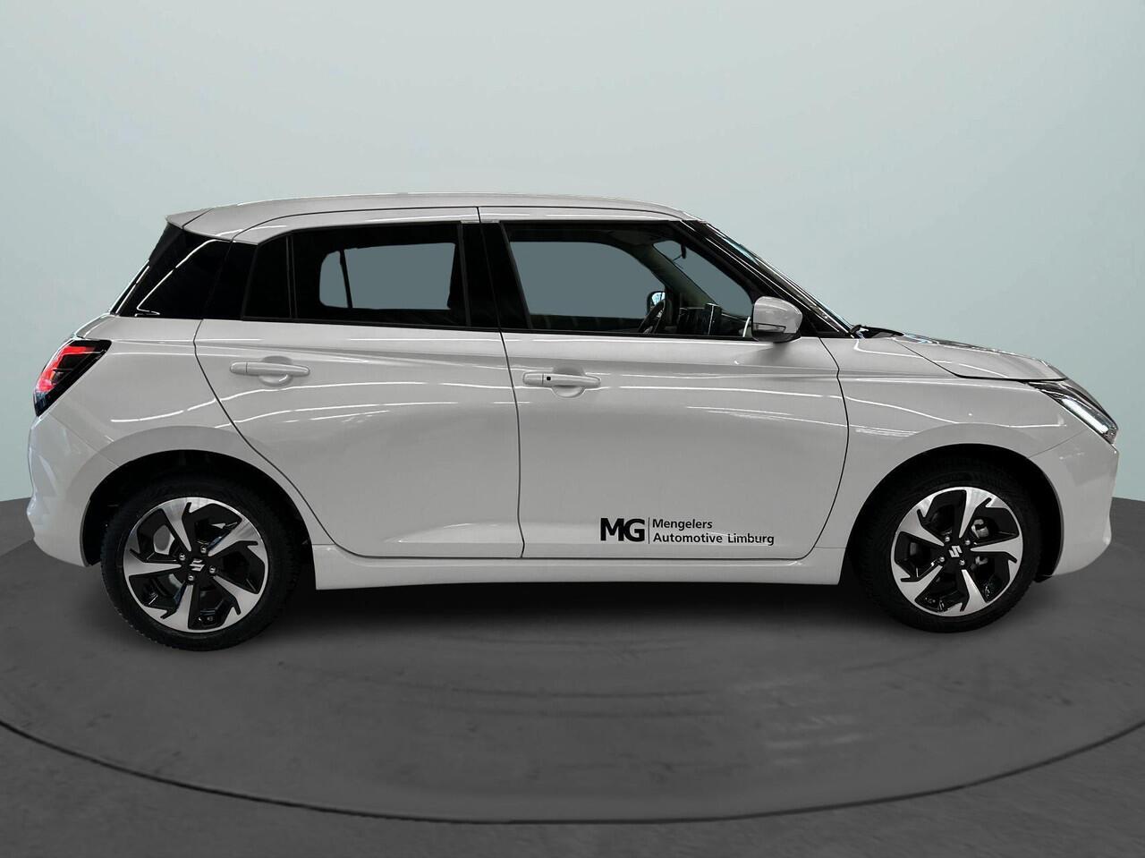 Suzuki SWIFT 1.2 Style Smart Hybrid | Rijklaar | Climate Control | Cruise Control Adaptief | Navigatie | All-Seasonbanden | DEMO