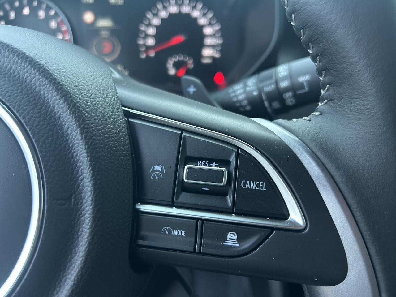 Suzuki SWIFT 1.2 Style Smart Hybrid