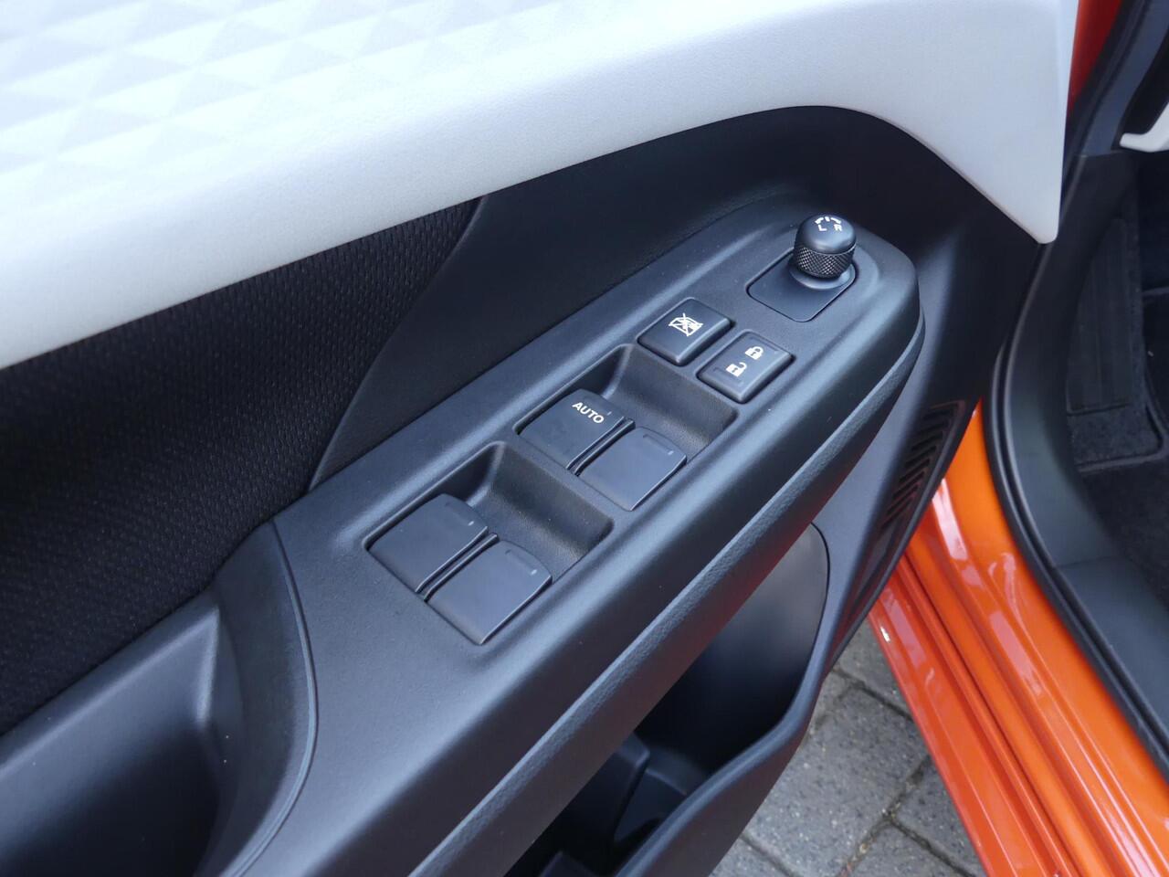 Suzuki SWIFT 1.2 Comfort Smart Hybrid Airco, Adaptive Cruise Control, Apple CarPlay, Android Auto, Navigatie, Achteruitrijcamera.