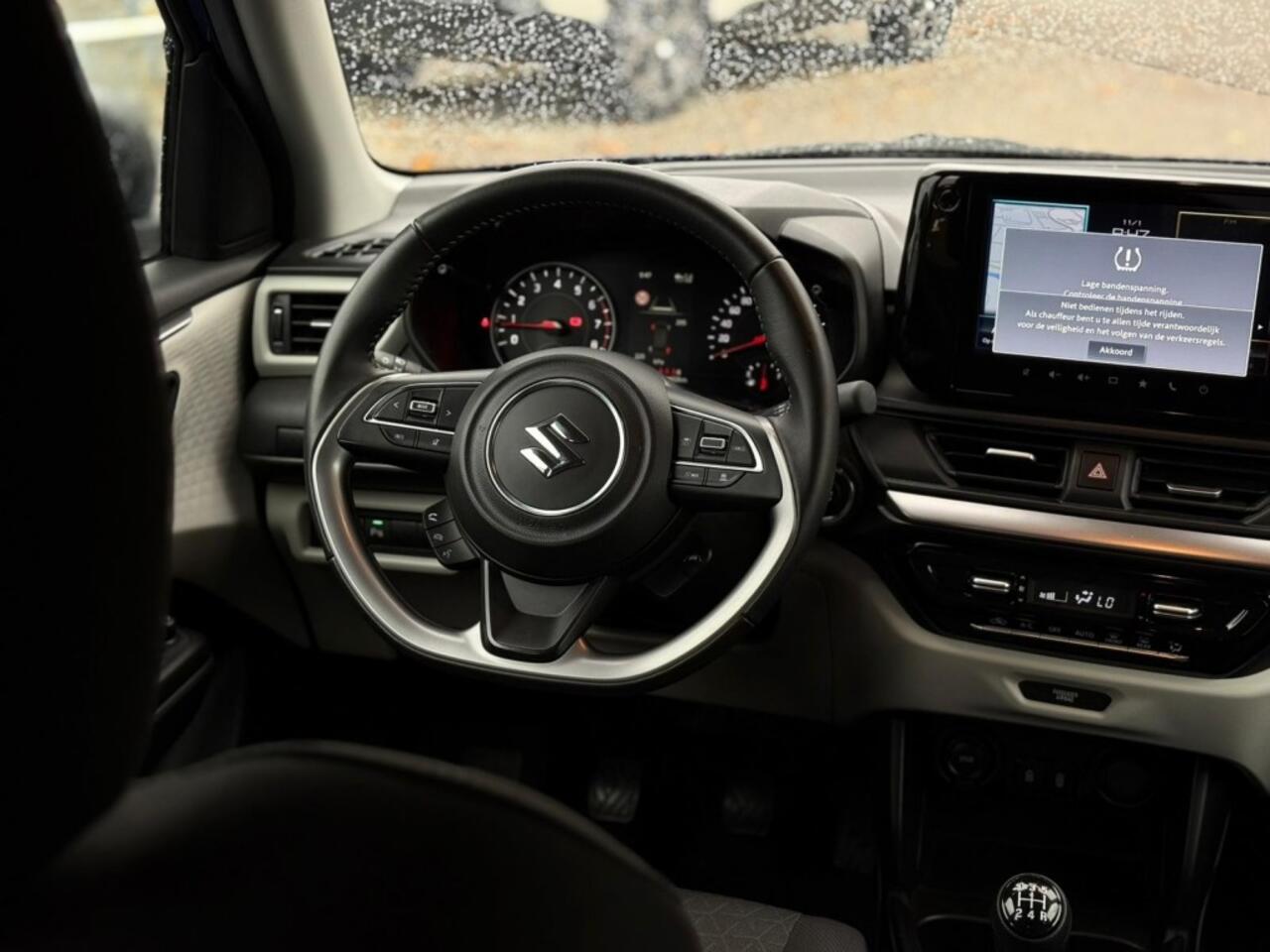 Suzuki SWIFT 1.2 STYLE SMART HYBR. KEYLESS ECC CAMERA NAVI ADD. CRUISE