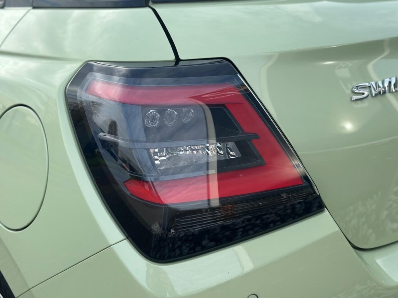 Suzuki SWIFT 1.2 Style Smart Hybrid '' Infotainmentsystem - Camera - ADD CC ''