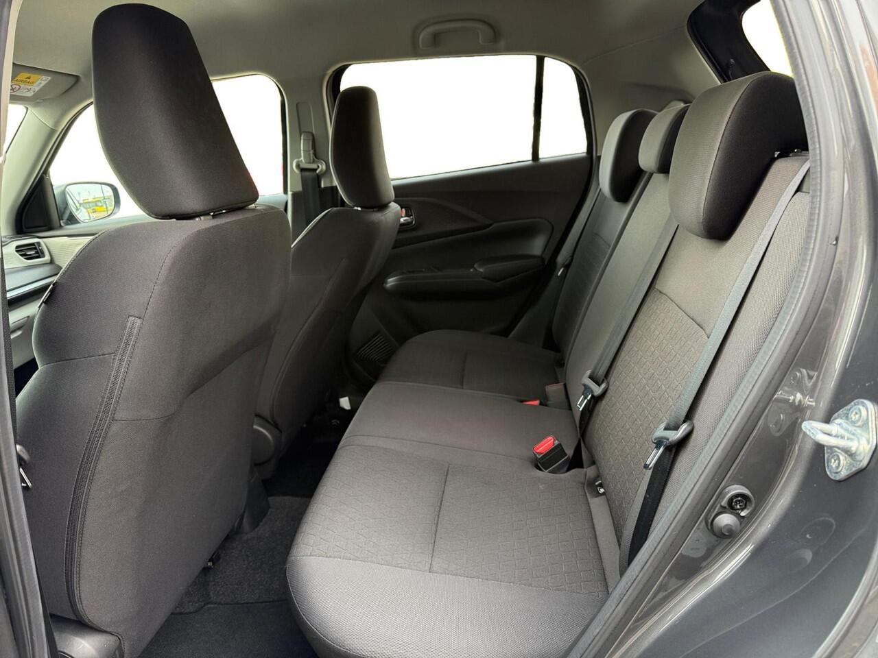 Suzuki SWIFT 1.2 Style Smart Hybrid | STOELVERWARMING | CAMERA | NAVI | APPLE CARPLAY/ANDROID AUTO | GARANTIE 2035