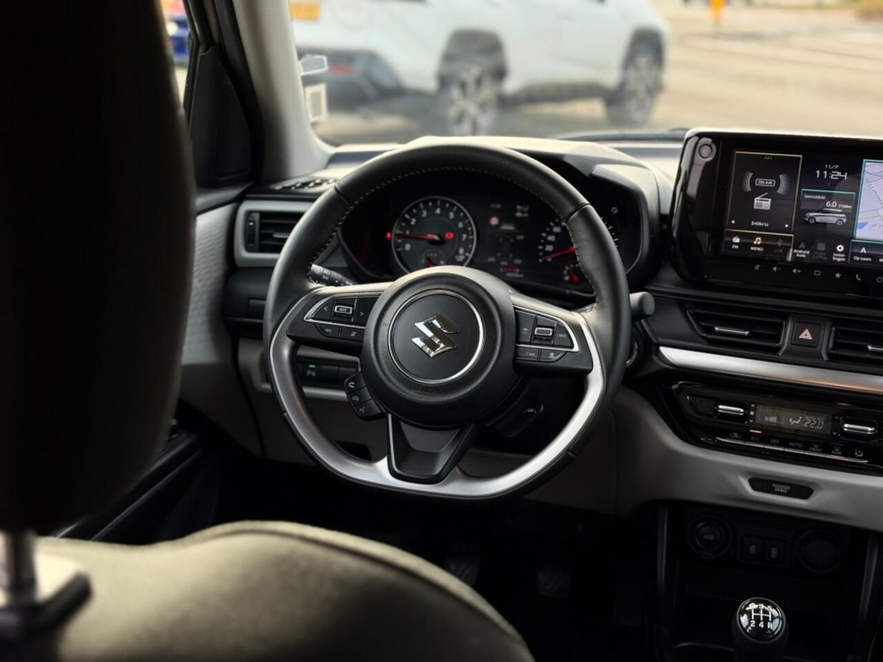 Suzuki SWIFT 1.2 STYLE SMART HYBR. KEYLESS ECC CAMERA NAVI ADD. CRUISE