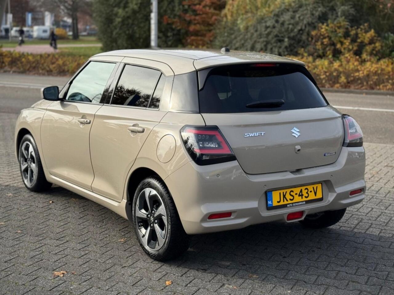 Suzuki SWIFT 1.2 STYLE SMART HYBR. KEYLESS ECC CAMERA NAVI ADD. CRUISE