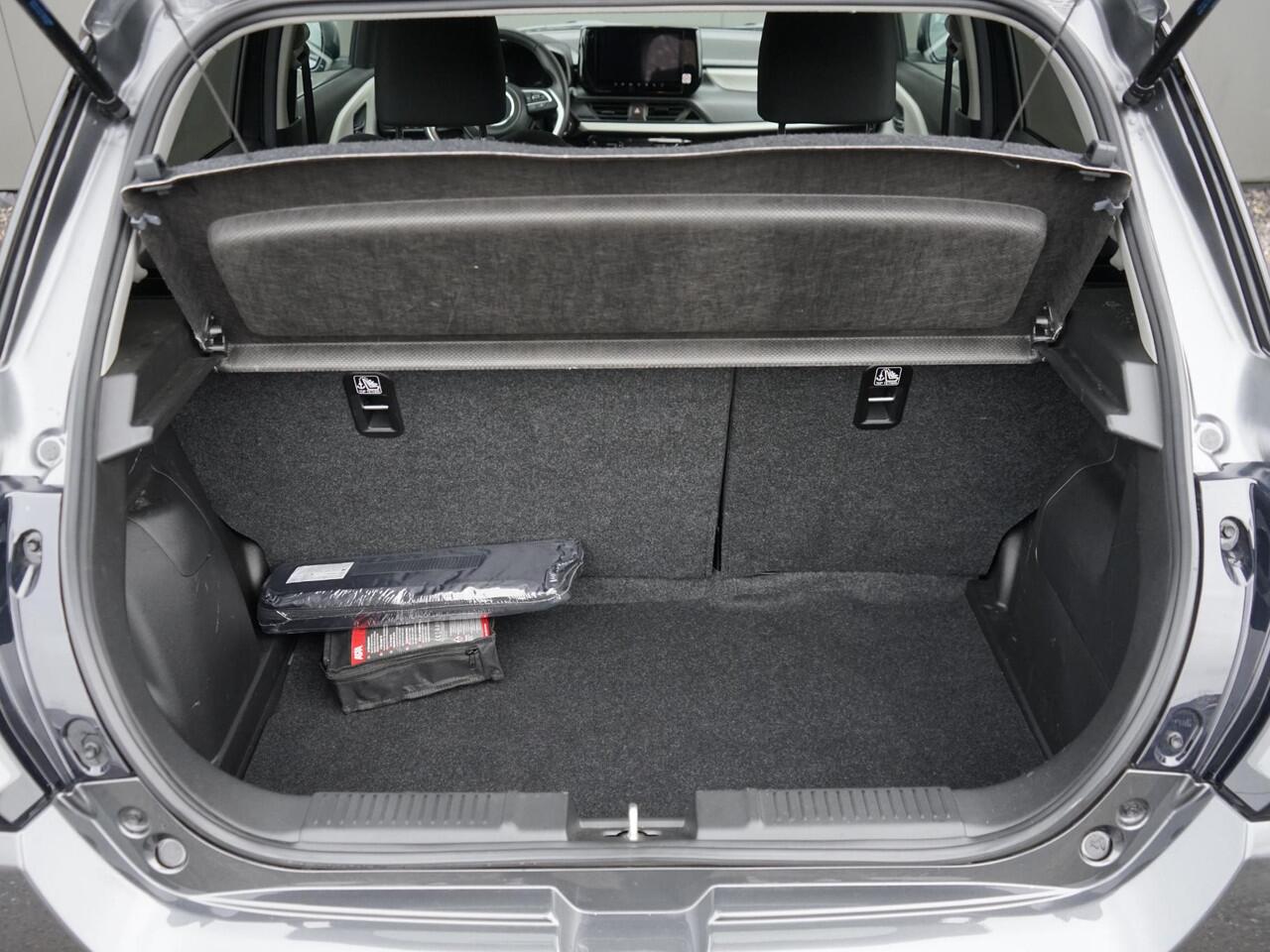 Suzuki SWIFT 1.2 Comfort Smart Hybrid Dealeronderh. / 1ste eigenaar / Smartphone-connectiviteit / Keyless / Achteruitrijcamera /