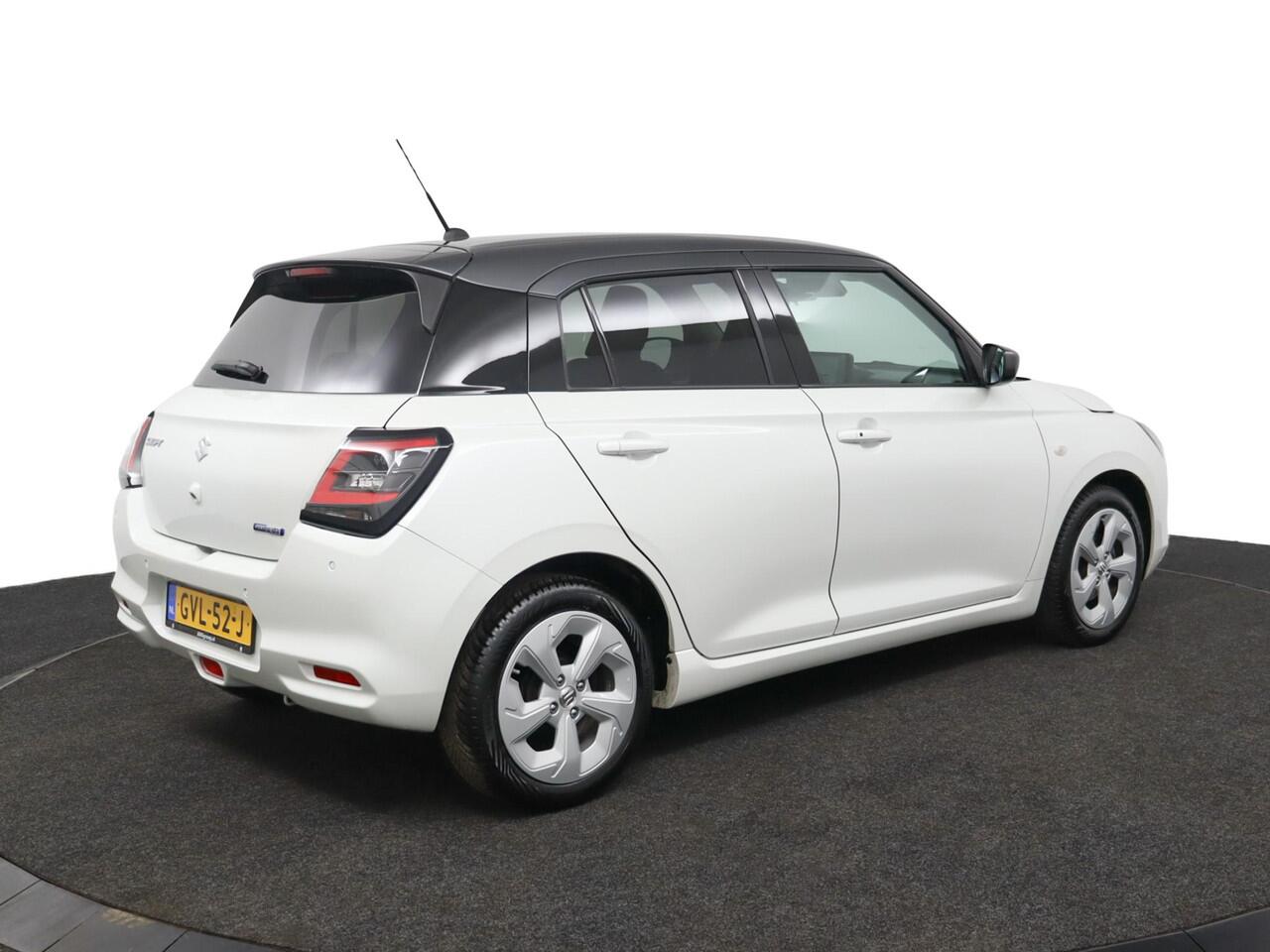 Suzuki SWIFT 1.2 Select Smart Hybrid | Apple CarPlay & Android Auto | Camera | Adaptieve Cruise Control | Stoelverwarming | Lichtmetalen velgen |