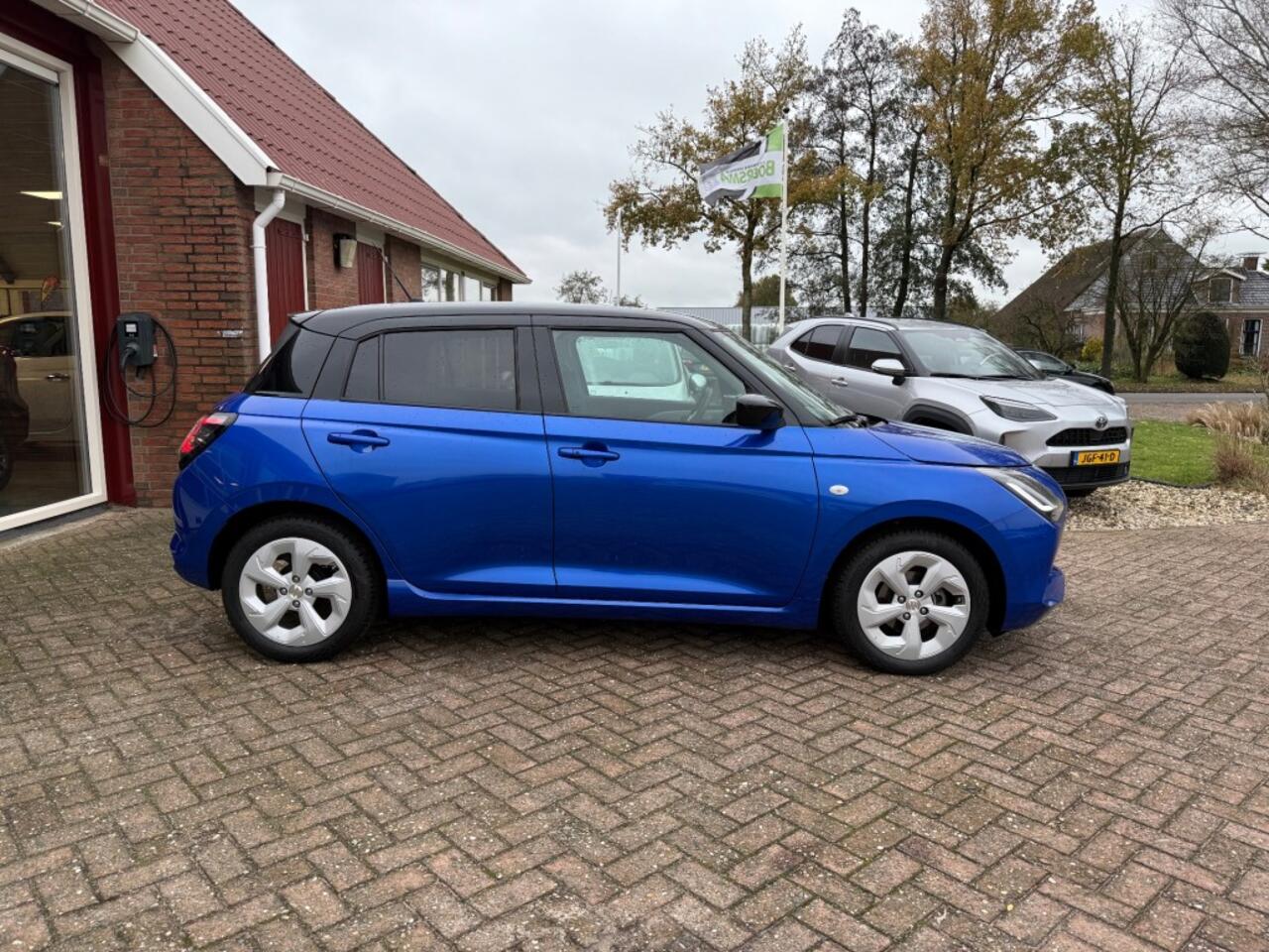 Suzuki SWIFT 1.2 SMART HYBRID SELECT AUTOMAAT!