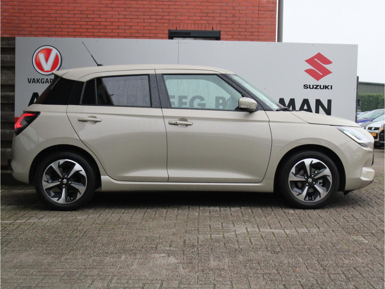 Suzuki SWIFT 1.2 Style Smart Hybrid Automaat Cruise Control Adaptief, Navigatie, Stoelverwarming, Achteruitrijcamera, Parkeersensoren