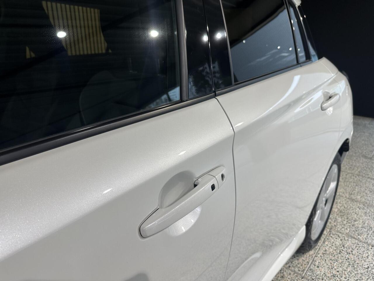 Suzuki SWIFT 1.2 Select Smart Hybrid Camera | Stoelverwarming | Carplay