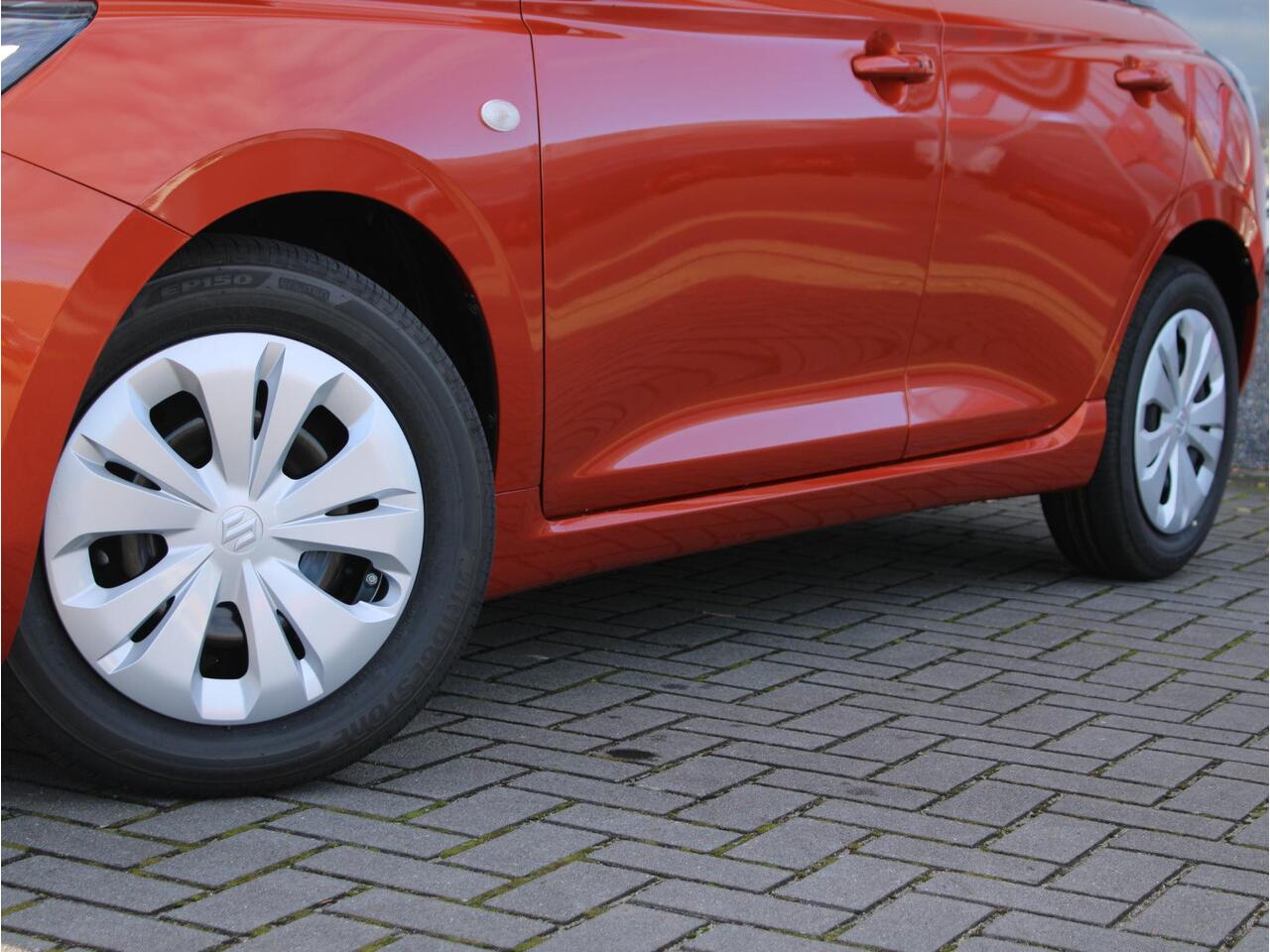 Suzuki SWIFT 1.2 Comfort Smart Hybrid Carplay/Android Auto, Achteruitrijcamera, Navigatie, Airco