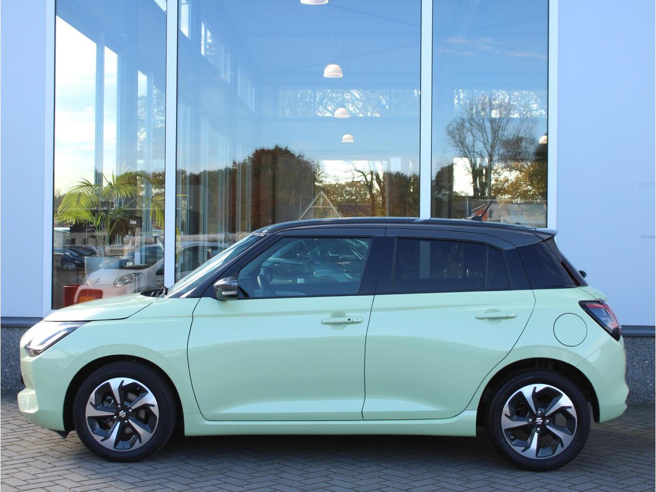 Suzuki SWIFT 1.2 Style Smart Hybrid CVT Automaat Adaptieve Cruise en Climate Control, Carplay/Android Auto, Stoelverwarming