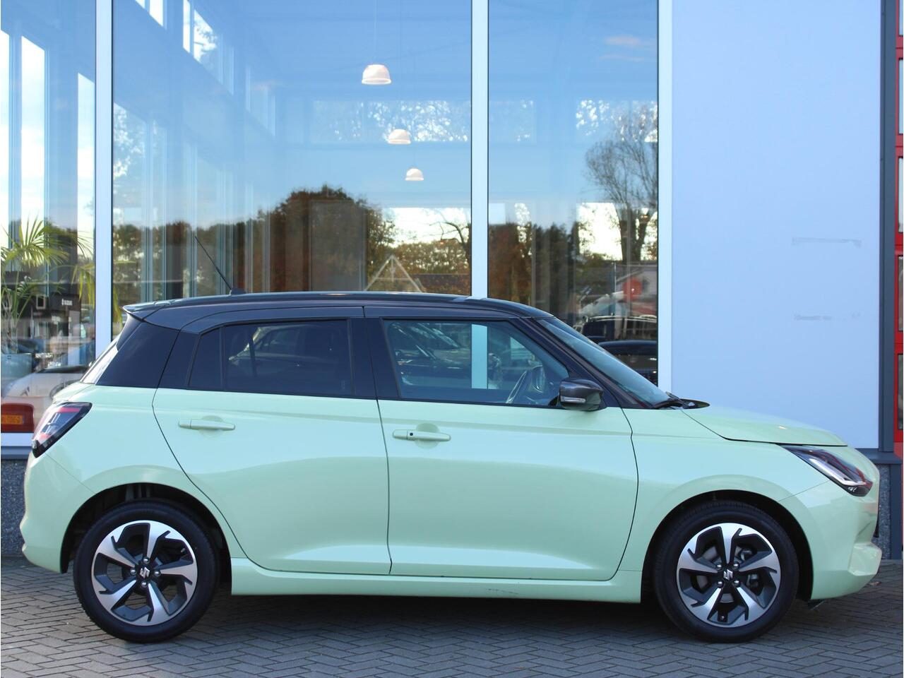 Suzuki SWIFT 1.2 Style Smart Hybrid CVT Automaat Adaptieve Cruise en Climate Control, Carplay/Android Auto, Stoelverwarming